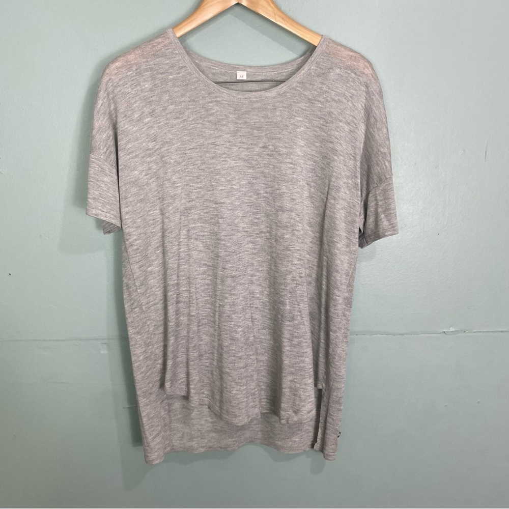 lululemon athletica Heather Gray Short Sleeve Tee
